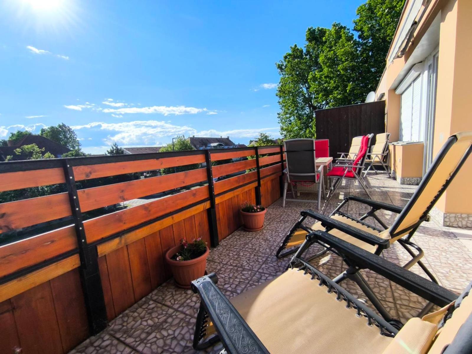 100 Lepes - 100 Steps - Apt With Huge Terrace Next To The Thermal Bath Harkany Luaran gambar